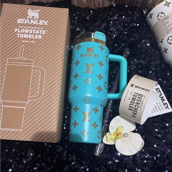 Stanley Turquoise and Gold Patterned tumbler - Picture 8 of 10